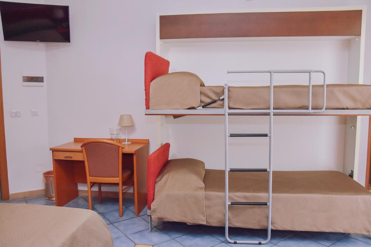 Hotel Piccolo Sogno بومبيي المظهر الخارجي الصورة