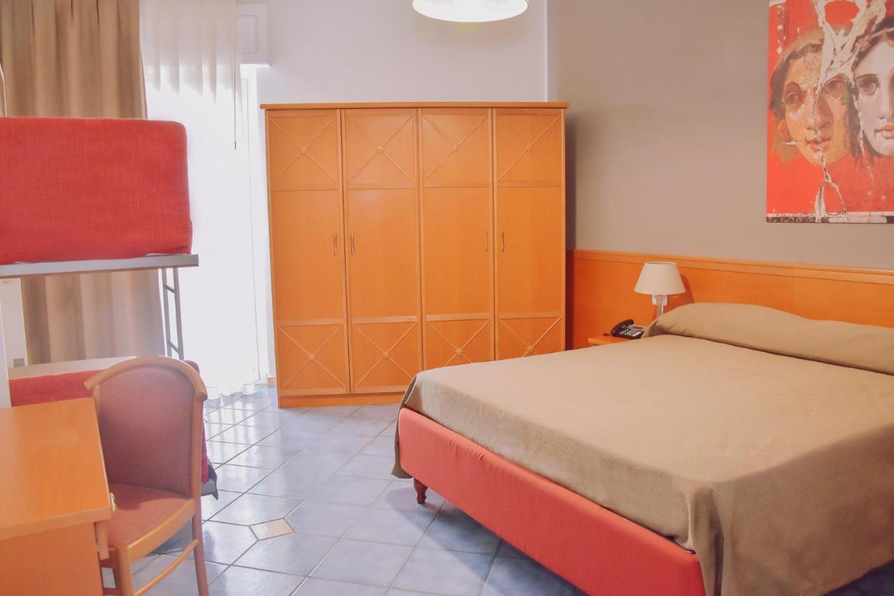 Hotel Piccolo Sogno بومبيي المظهر الخارجي الصورة