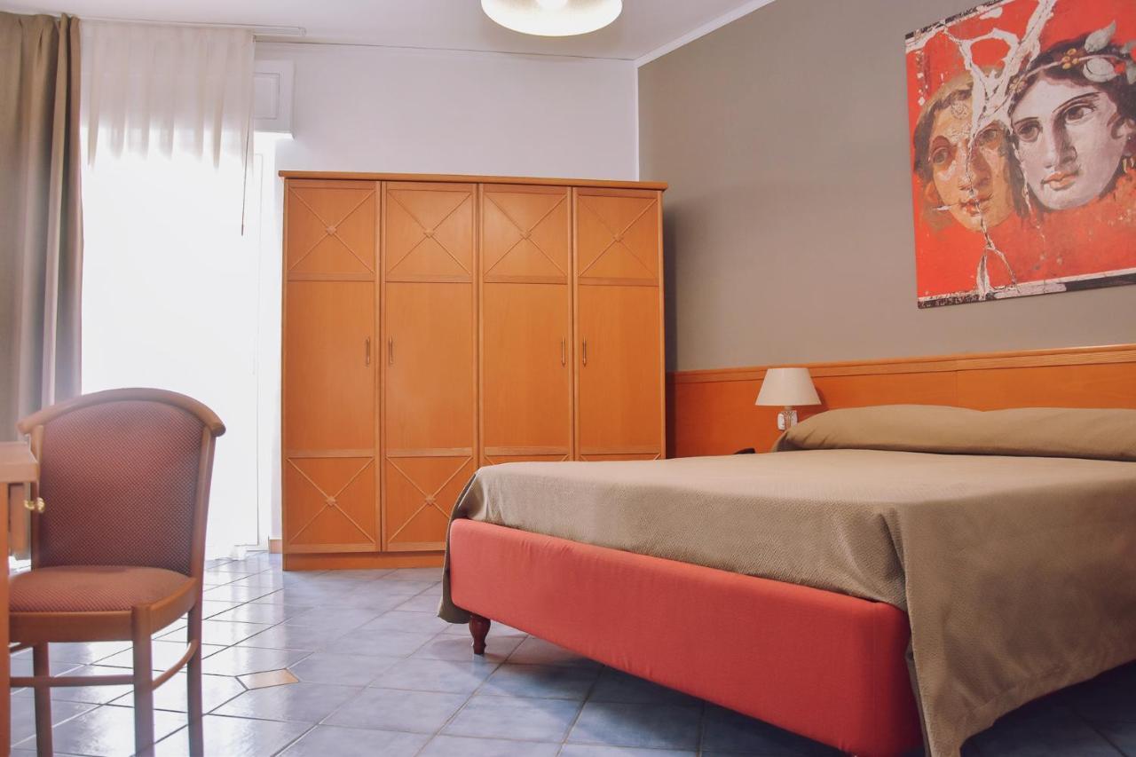 Hotel Piccolo Sogno بومبيي المظهر الخارجي الصورة